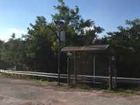 ATAKENT - Körfez'de Otobüs Durakları Güneş Enerjisi İle Aydınlatılıyor