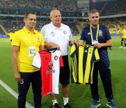ÜLKER - Maç Öncesi Forma Hediye Edildi