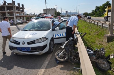 Polis Aracı Motosiklete Çarptı Açıklaması 1 Ağır Yaralı