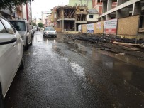 Bingöl'de Sıcak Hava Yerini Yağmura Bıraktı