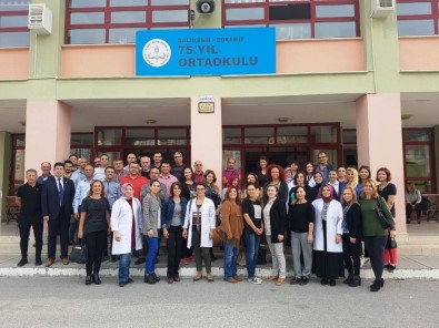 Edremit'te 75. Yıl Ortaokulu'dan 2 Öğrenci Bursluluk Sınavında Türkiye Birincisi Oldu