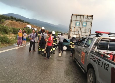 Hatay'da Otomobil Tıra Çarptı Açıklaması 3 Ölü, 1 Yaralı