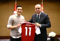 PROPAGANDA - Mesut Özil'den Alkışlık Açıklama
