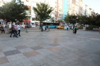 Öfkeli Anne Oğluna Uyuşturucu Satan Kişiyi Bıçakladı