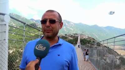 4 Minareli Yaya Köprüsü Ziyaretçi Akınına Uğruyor