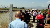 ÇEŞTEPE - Aydın'da Minibüs Sulama Kanalına Devrildi