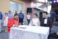 ASKER EĞLENCESİ - Başkan Hasan Kalın Vatandaşların Sevinçlerini Paylaştı