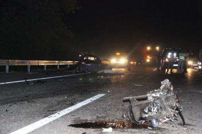 Düzce TEM Otoyolunda Feci Kazada 1 Kişi Öldü 1 Kişi Yaralandı