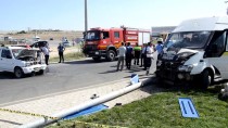MEHMET ÖZEL - Karaman'da İşçi Servisi İle Otomobil Çarpıştı Açıklaması 8 Yaralı