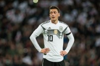 FRANKFURTER ALLGEMEINE ZEITUNG - Mesut Özil manşetlerde