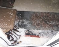 DOLU YAĞIŞI - Silivri'de Dolu Yağışı Başladı