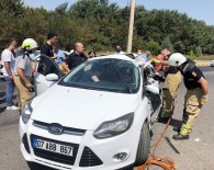 BELEVI - Yolcu Otobüsü İle Otomobil Çarpıştı Açıklaması 2'Si Ağır 3 Yaralı