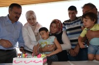 KAS HASTALIĞI - Doğum Gününde Feride'ye Tekerlekli Sandalye Sürprizi