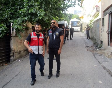 İstanbul Polisinden Kadıköy'de Narkotik Operasyonu