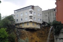 TOPRAK KAYMASI - Beyoğlu'nda bina çöktü