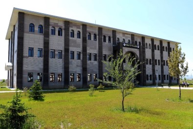 AİÇÜ'de İlk Doktora Programı Açıldı