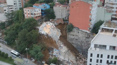 Beyoğlu'nda Çöken Binanın Enkazındaki Son Durum Havadan Görüntülendi
