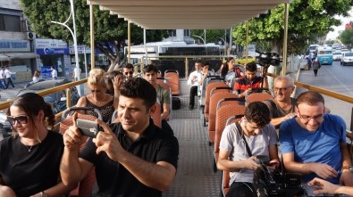 Mersin Sahillerinde 'Üstü Açık Otobüs' Seferleri Başladı