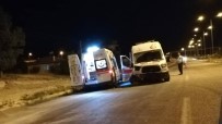 Önce Motosikletli, Sonra Ambulans Kaza Yaptı