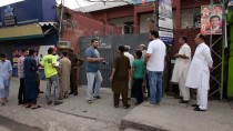 BENAZIR BUTTO - Pakistan'da Oy Verme İşlemi Başladı