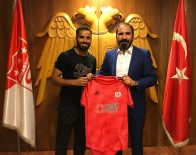 BARCELONA - Sivasspor Douglas İle 1 Yıllık Sözleşme İmzaladı