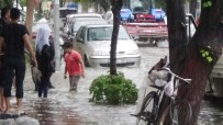 ALANYURT - Bursa'da Selde 2 Çocuk Evde Mahsur Kaldı