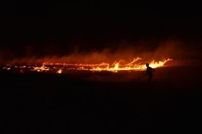 Kırıkkale'de Tarım Arazisinde Yangın