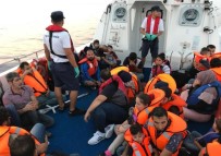 KAÇAK GÖÇMEN - Kuşadası Ve Didim'de 21'İ Çocuk 55 Kaçak Göçmen Yakalandı