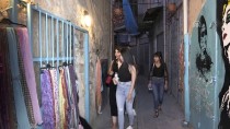 ÖMER KıLıÇ - Mardin'de Damda Sinema Keyfi