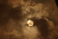 AY TUTULMASI - Adana'da Kanlı Ay Tutulması Güzel Görüntüler Oluşturdu