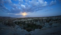 Kapadokya'da Kanlı Ay Tutulması