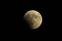 AY TUTULMASI - Yüzyılın En Uzun 'Kanlı Ay' Tutulması Ankara Semalarından İzlendi