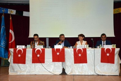 Aliağa'da Türk Dünyası Ve Yörük Türkmenler Paneline Yoğun İlgi