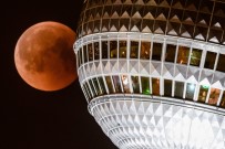 AY TUTULMASI - Dünyadan Kanlı Ay Tutulması Fotoğrafları