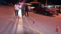 GÜNCELLEME 2 - Çankırı'da Hafif Ticari Araç Polislere Çarptı