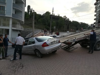 Kocaeli'de Virajı Alamayan Otomobil Takla Attı Açıklaması 1 Yaralı