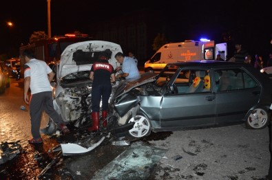 Tokat'ta İki Otomobil Çarpıştı Açıklaması 5 Yaralı