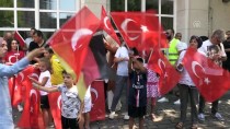 ALMANYA MİLLİ TAKIMI - Almanya'da 'Ben Özil'im' Gösterisi