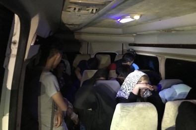 Çanakkale'de 25 Kaçak Göçmen Yakalandı