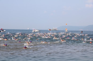 Çanakkale'de Troya Açık Su Yüzme Yarışı Gerçekleşti
