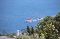 KURTARMA BOTU - Deniz Ortasında Kalan Tur Teknesi Kurtarıldı