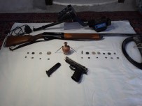 KAÇAK KAZI - Karaman'da Jandarmadan Tarihi Eser Operasyonu