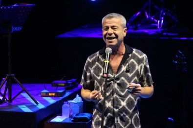 Levent Yüksel'den Unutulmaz Konser