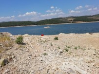 BALIK TUTMAK - Serinlemek İçin Girdiği Gölde Boğuldu