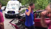 HAFRİYAT KAMYONU - Zonguldak'ta Kamyonla Otomobil Çarpıştı Açıklaması 4 Yaralı
