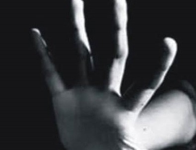 5 yaşındaki kız çocuğuna otelde...