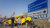 Bingöl'de Trafik Kazası Açıklaması 5 Yaralı