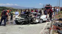 Sivas'ta iki otomobil çarpıştı: 5 ölü, 5 yaralı Haberi