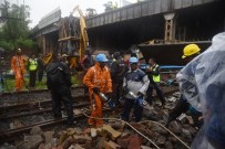 ÜST GEÇİT - Hindistan'da Üst Geçit Çöktü Açıklaması 6 Yaralı