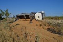 DINEK - Konya'da Buğday Yüklü Tır Devrildi Açıklaması 1 Yaralı